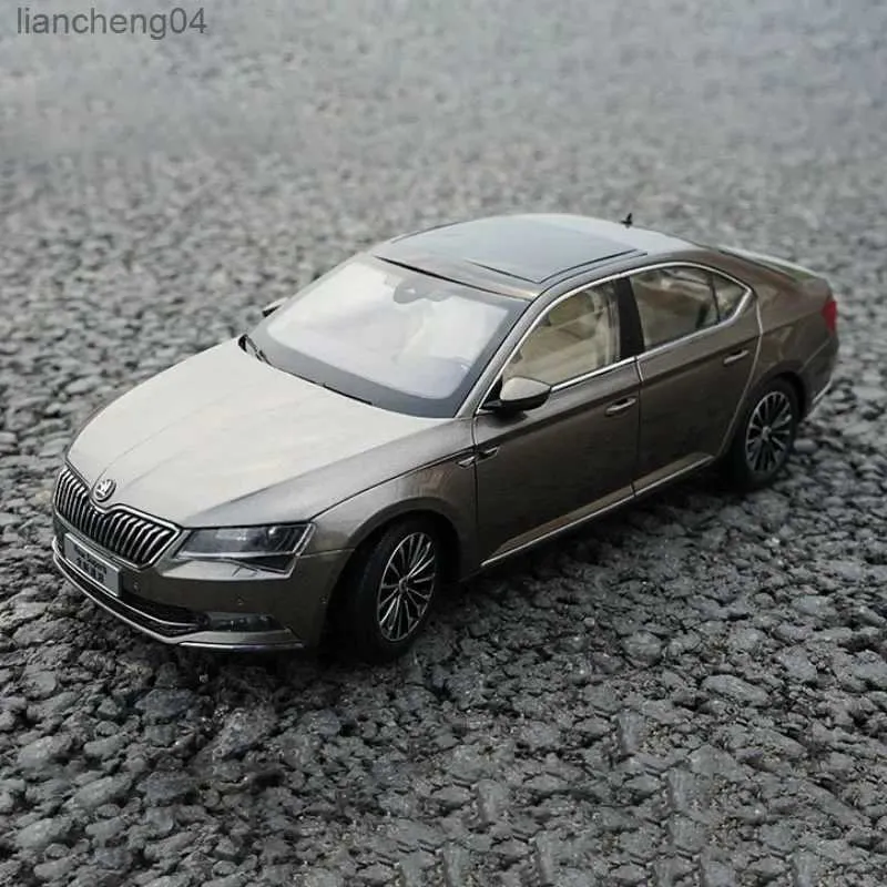 Diecast Model Cars 18 Scale Skoda Superb Alloy Car Model Diecast