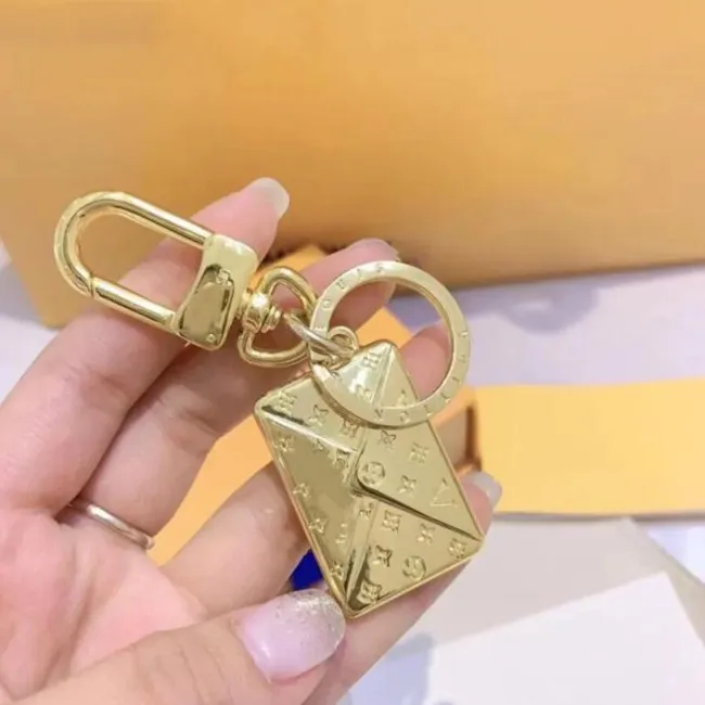 Classic M69008 Monogram V keychains Women's Designer High Quality Portable Keychain Luxury Metal envelope Snowflakes Circle Key ring with Original gift box