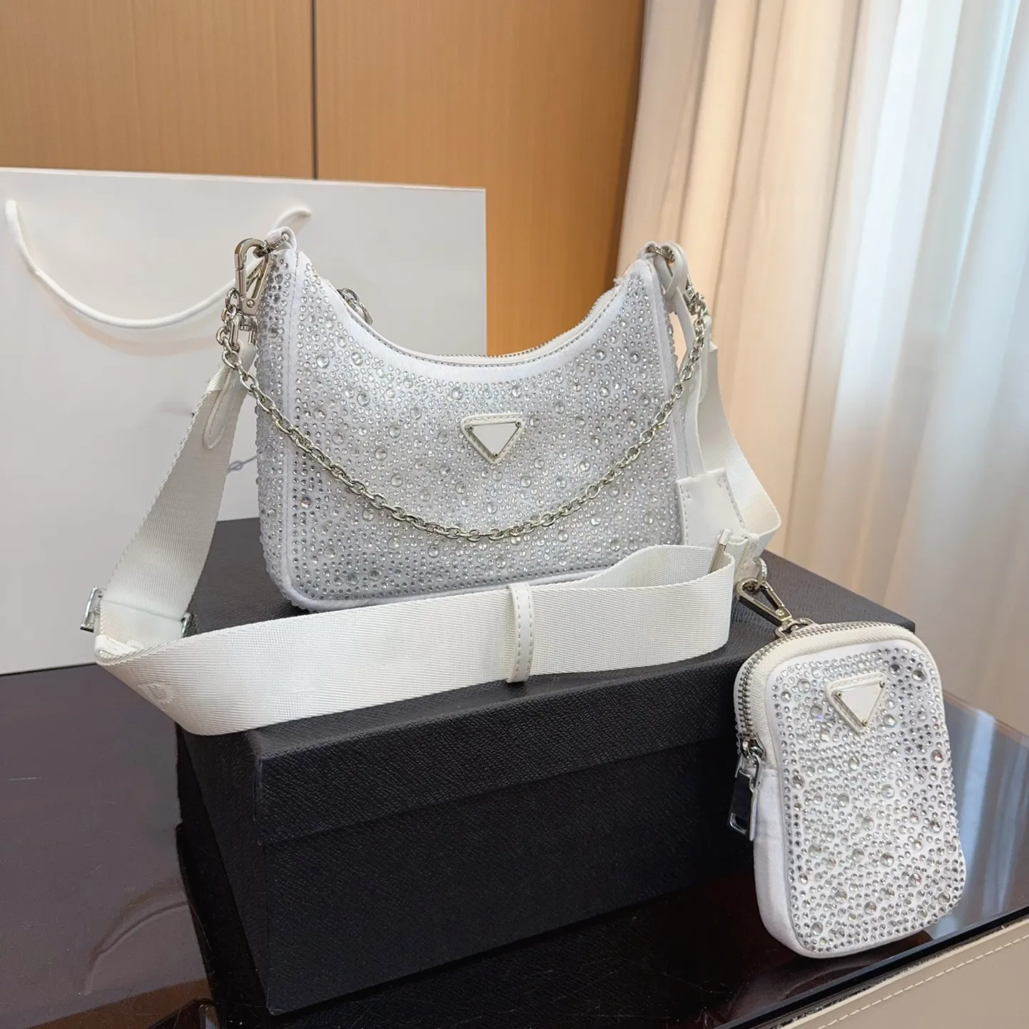 Bolsa de ombro de moda clássica de designer famoso com bolsa feminina de diamante, carteira três em um, bolsa com corrente de metal, bolsa traseira dupla, data estilo socialite e par 860