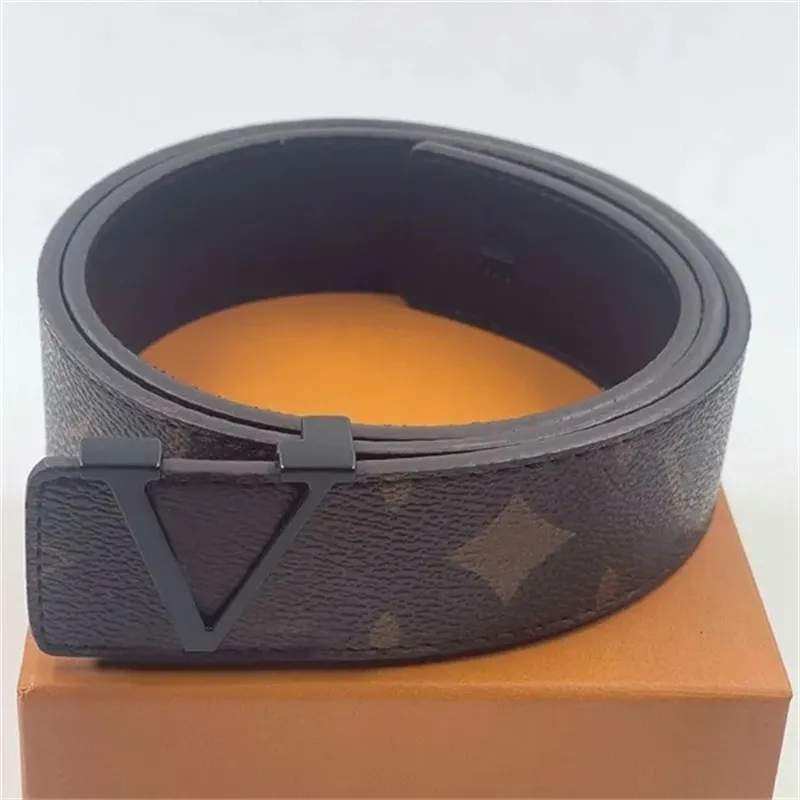 MEN V Designers Belts Fashion Fashion Luxury Lustical Letture L Smooth Buckle Ggity Ggity Womens Mens Leather Belt Width 3.8cm with