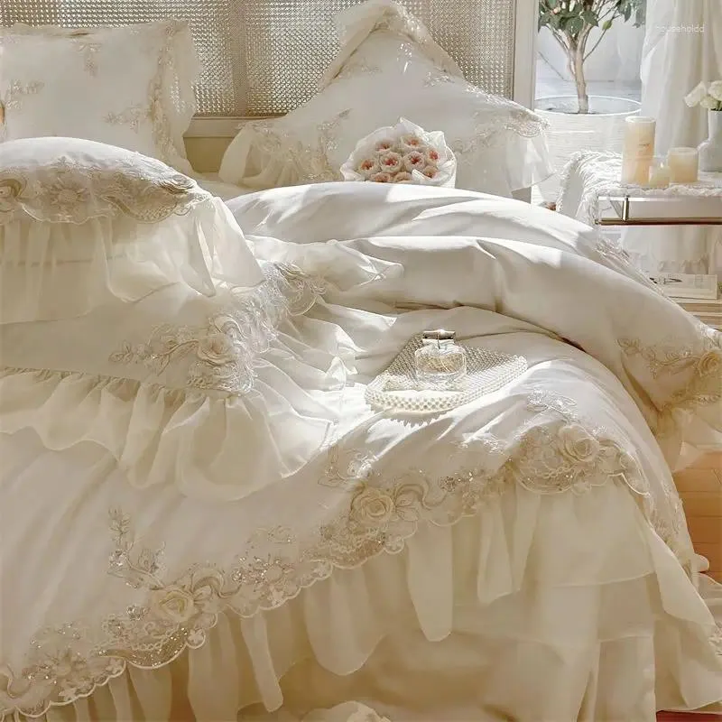 寝具セット1000TCエジプト綿ロマンチックなフレンチレースフリル花刺繍結婚式セット布団カバーベッドシート枕カバー