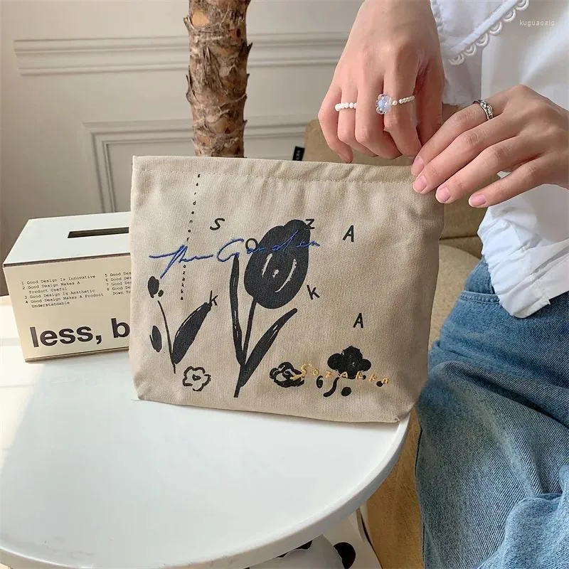 Cosmetische tassen Damestas Draagbare Japanse bloemborduurtas Schoonheidsreismake-up Toilettas Organizer Case voor meisjes