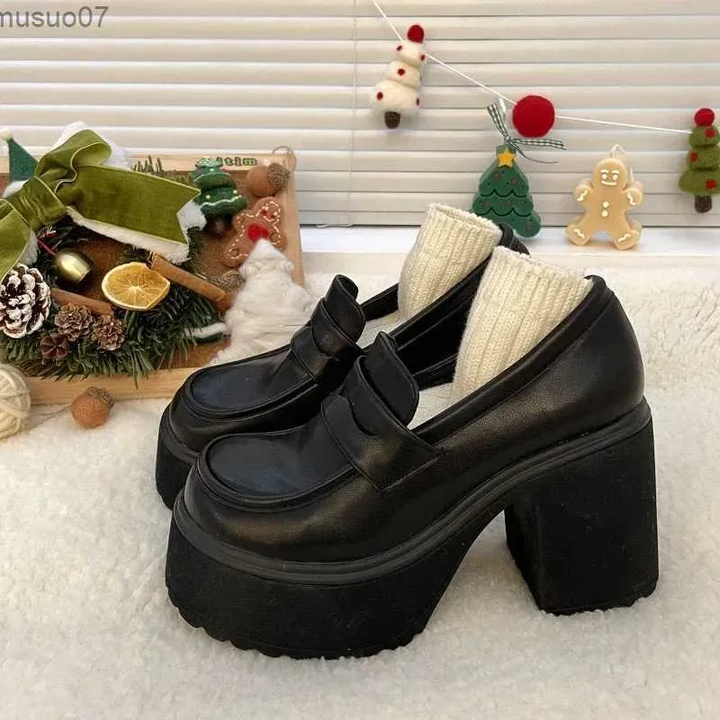 Sandallar Kadınlar Ultra Yüksek Topuk Loafers 2023 Sonbahar Patent Deri Kalın Sole Tekdüzen Yüksek Topuk Ayakkabı Tepeli Stili Mary Jane Ayakkabı Zapatosl2402