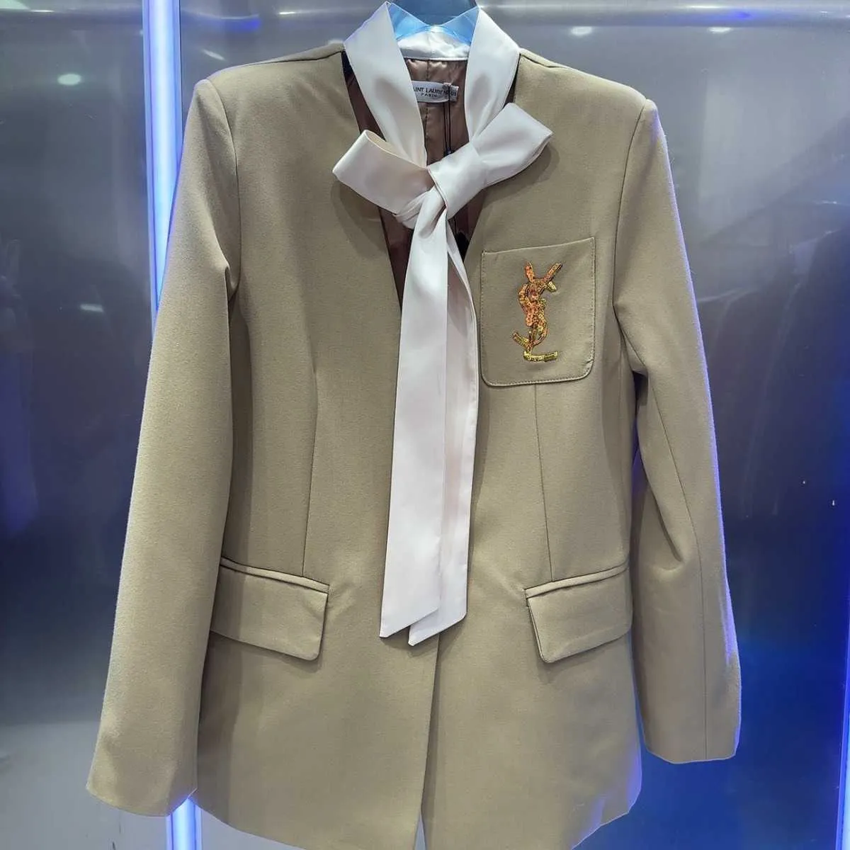 Spring New Niche Design Contrasting Ribbon Decoration Silhouette Suit Jacket