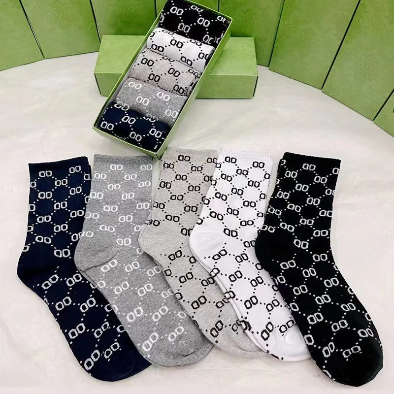 High-End Men's Socks Wholesale New Cotton Socks Jogging Design Basketball Football 20 Colors G Brodery Long Socks.