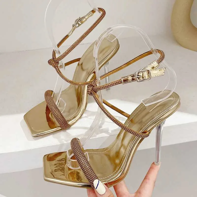 Sandaler Liyke Fashion Gold and Silver Rhinestone Womens Sandaler Summer Party Wedding Shoes Open Spets Buckle Transparent High Heels J240224