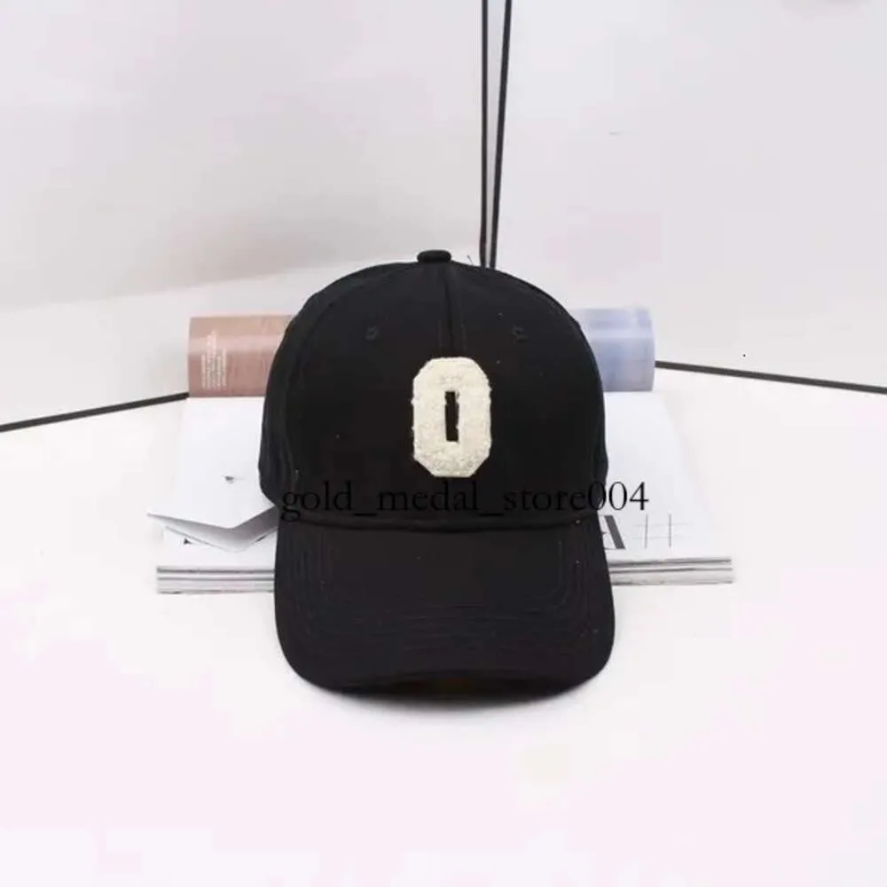 Ball Caps Projektant mody Menshat Womens Baseball Cap Celins S Letter Summer Snapback Sunshade Sport Hafdery Beach Hat 562