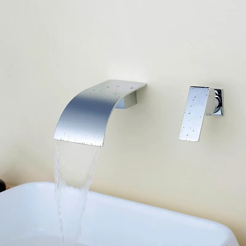 Rubinetti per lavabo da bagno Montaggio a parete Rubinetto per vasca Cascata Rubinetto per vasca Doppio foro Maniglia singola Bocca Miscelatore Tipo separato Cromo