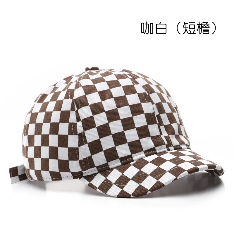 2024 Hot Sellig Football Professional Soccer Korean Style Japanese Style Women Short Brim Plaid Baseball Cap Outdoor Sports Fashion Popular