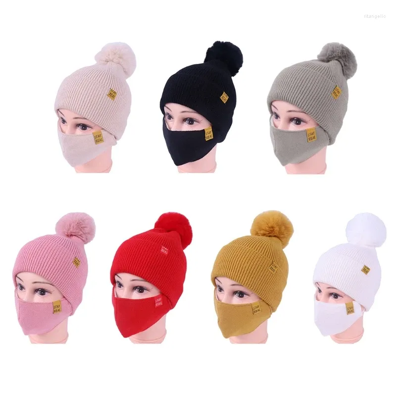 BERETS WOMEN MEN 2 in 1冬のビーニーハットフェイスマスクセットレベルラベル編みカフドスカルキャップ付きボタンダストプルーフ風の防風