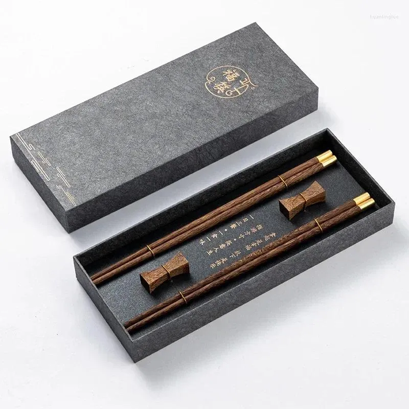 Chopsticks هدية الأسرة من خشب الصندل عالي الجودة صندوق التغليف مربع Red Catlery الصيني مجموعة أدوات المائدة الطبيعية قسط