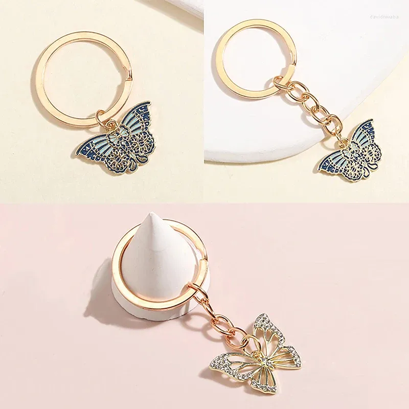 Llaveros Llavero de mariposa hueco de diamantes de imitación para mujeres y niñas, bolso, accesorios colgantes para teléfono, regalos de fiesta, joyería de moda