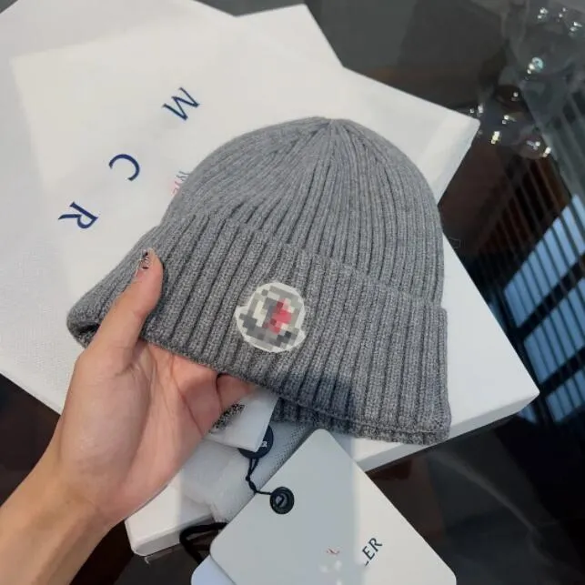 Bonnet de créateur chapeau d'hiver MONCLR casquette homme italien chapeau chaud à la mode hiver nouveau chapeau de laine tricoté chapeau tricoté de luxe version du site officiel