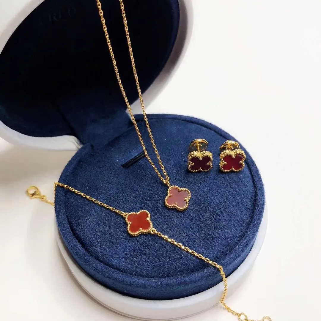 2024 Luxury Quality V Gold Material Mini Stud Earring Pendant Necklace With Red Agate White Shell Have Stamp Box PS3475