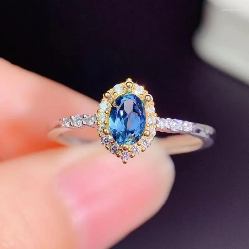 Pierścienie klastra Colife Jewelry Natural Topaz Silver Pierścień 4 mm 6 mm London Blue 925 Gife dla kobiety