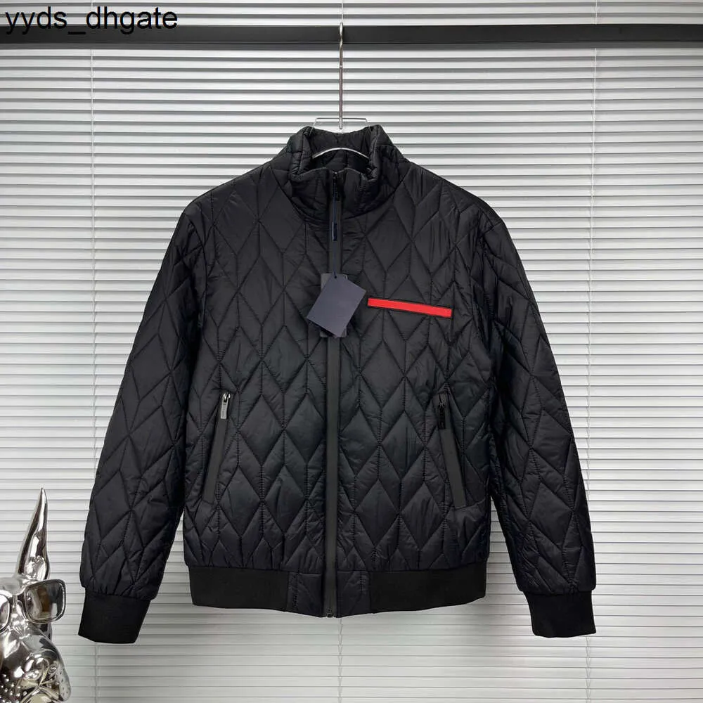 Prado Designers Men Nylon 24SS Jackets Metal Triangle Label Red Strip Down Cotton Jacket North Winter Coat Jackets Män Kläder Vindtätt lapel halsgata