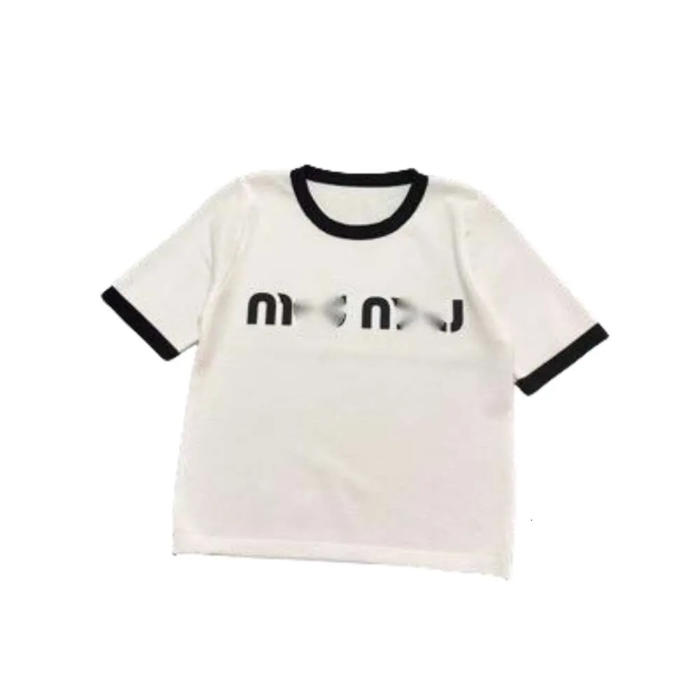 Miumius Designer Strickwege Luxus Mode für Frauen Strick Tees Frühling Frauen Brief Schulter Kurzarm T-Shirt Damen Kontrastfarbe