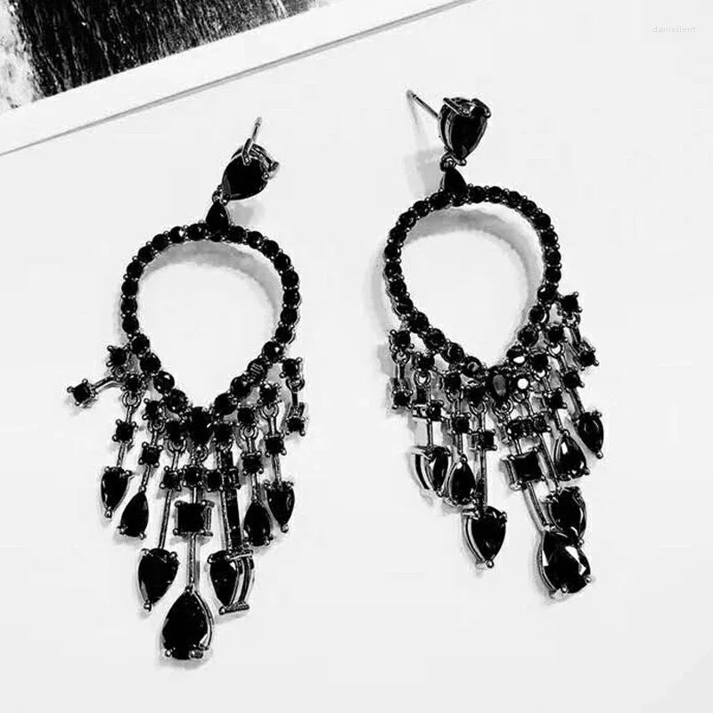 DANGLE EARRINGS FASHION جميلة أسود مكعب مكعب من الزركونيا رينستون معلقة إسقاط دوارة المسلح مجوهرات مطلية Brincos Wholesale E-743