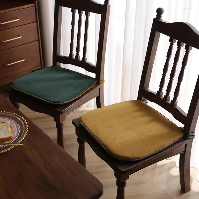 Cuscino di alta qualità per la casa antiscivolo per sedia da pranzo tappetino a forma di ferro di cavallo addensato velluto 4 stagioni arredamento in stile moderno ristorante