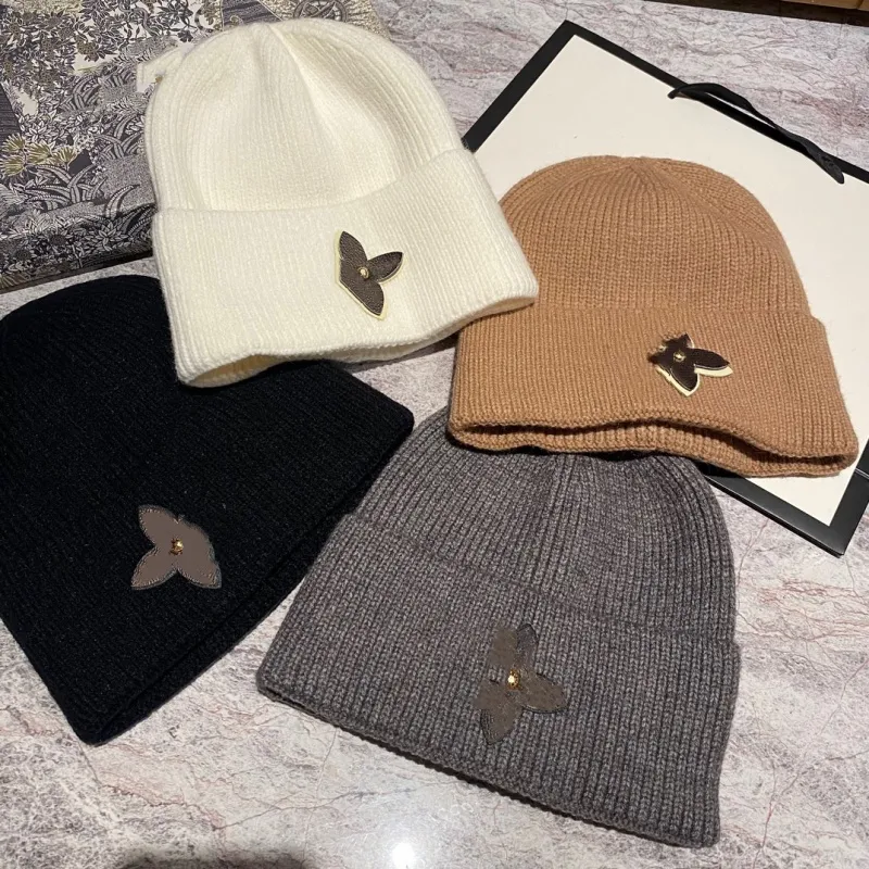 Cappello lavorato a maglia in cashmere invernale di design senior Cappello caldo berretto casual elastico da uomo e da donna