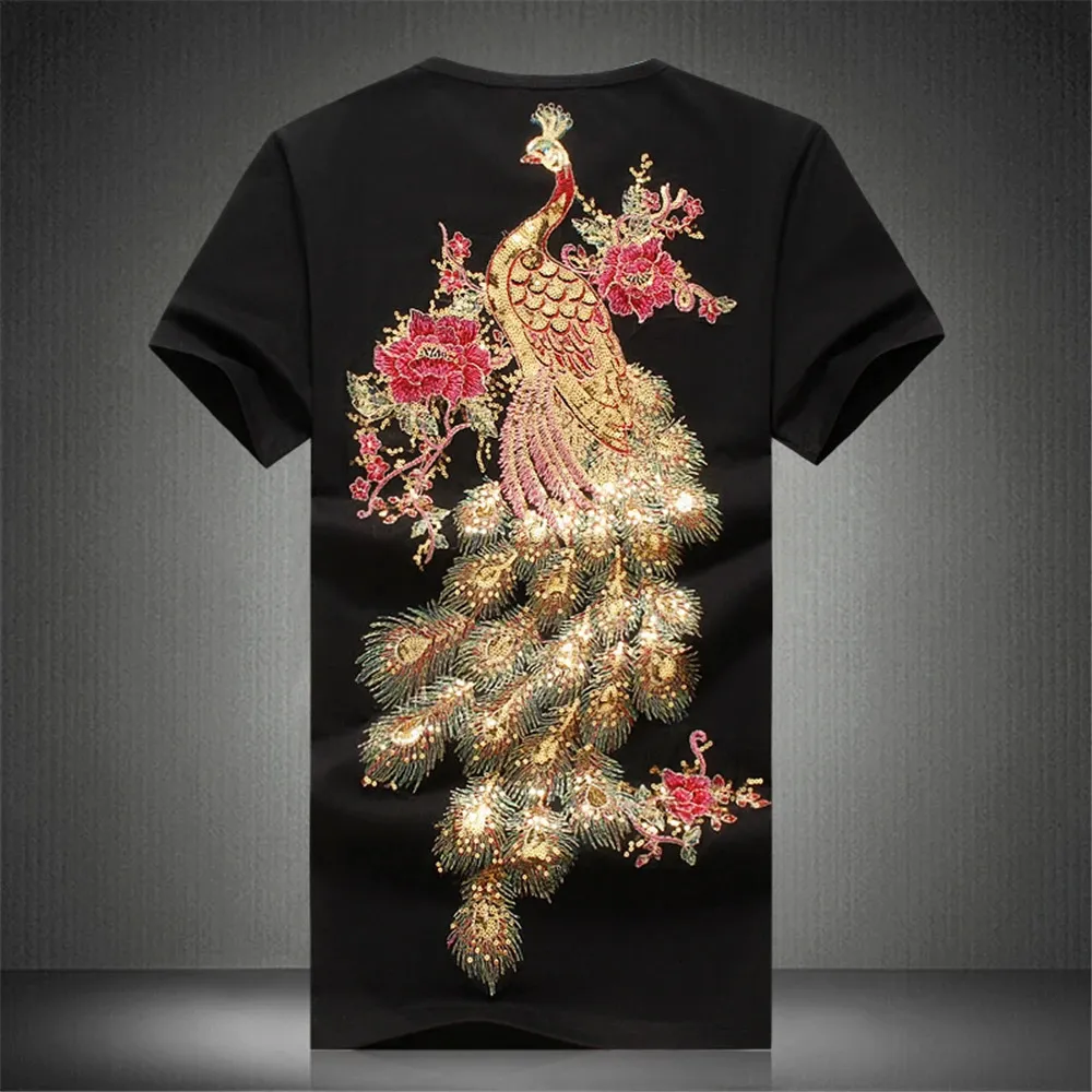 Chińskie cekiny haftowe Peacock krótkie rękawe T Shirt Men Summer Bawełna moda Slim Luksus Camisetas M-5xl 240223