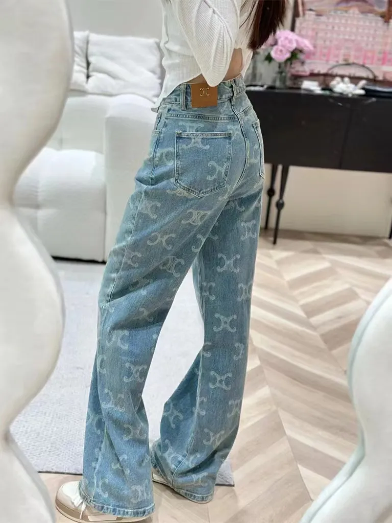 Jeans firmati da donna da donna per pantaloni in denim Pantaloni dritti casual stagionali Jeans dritti da strada di alta qualità Tendenze del marchio di moda Versatile