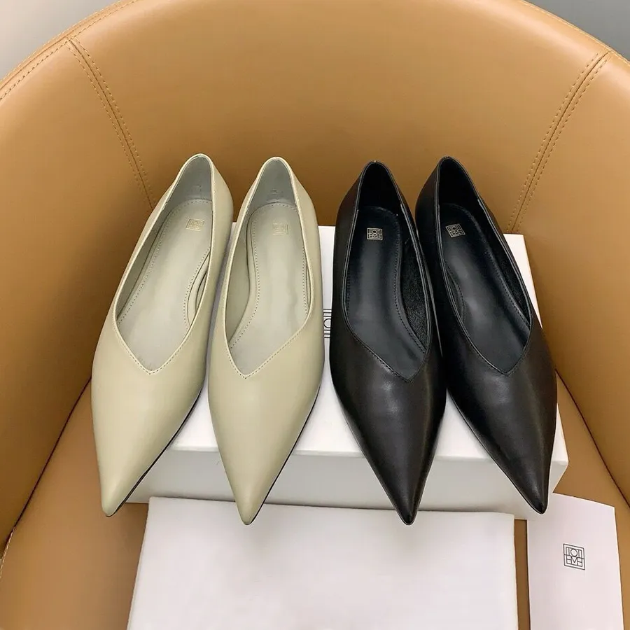 minimalism toteme loafers läder spetsiga tår glider på platta sandal klänningskor toppkvalitet lyxdesigner loafers för kvinnor