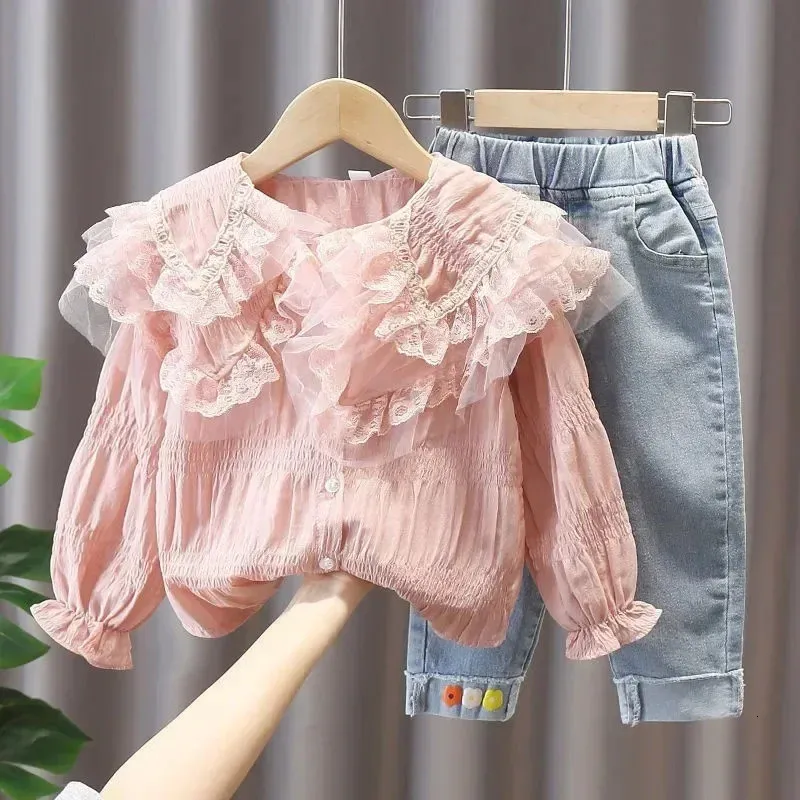 Girl Spring/Summer/Autumn Clothing Set 2023 New Girl Baby Fashion Lace Shirt+Jeans/Denim Pants Clothing Set 240225