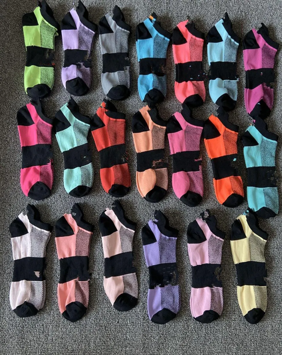 New Women Socks Adult Cotton Short Ankle Socks Sports Basketball Soccer Teenagers Cheerleader New Sytle Girls Women Sock with Tags4063619