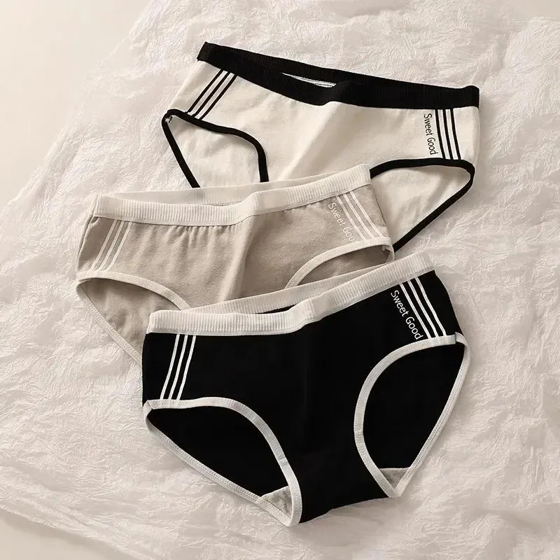 Women's Panties Underwear Women Cotton Crotch Mid Waist Traceless Sexy Japanese Sports Style Girls Breathable Underpants Simple Lingerie