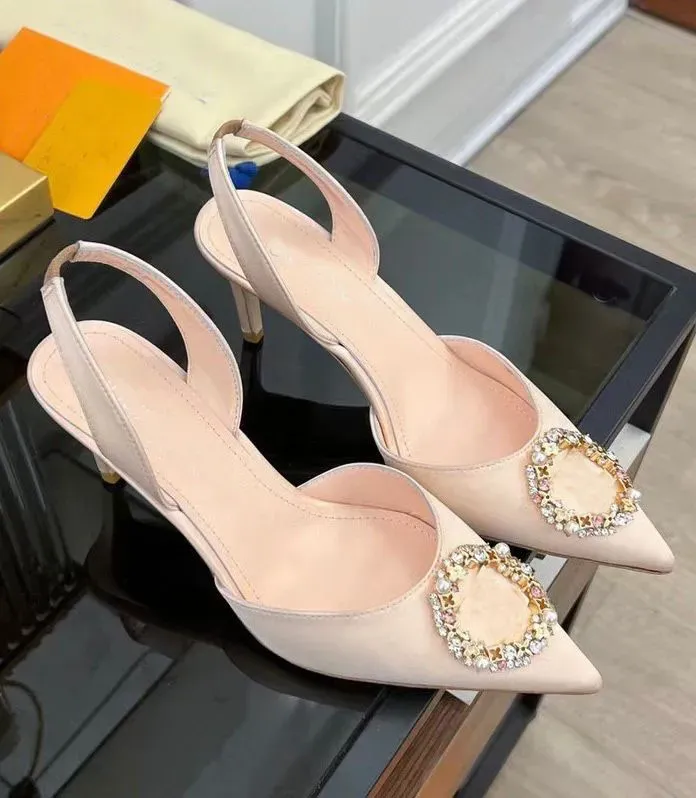 Summer Elegant Brand Met Slingbacks Sandales Chaussures Satin Femmes Doré Métal Perles Strass Point Toe Lady Pompes Élégant Marche