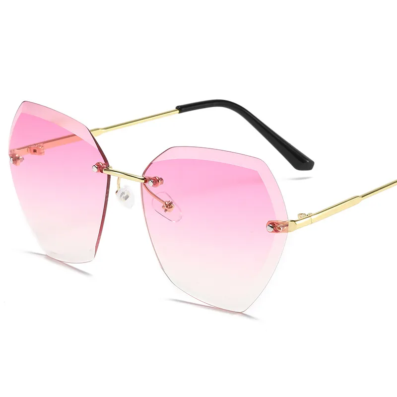 Ny kommande varumärkesdesigner Rimless Square Sungasse Men Small Metal Frame Eyewear Women Luxury Inspired Sun Shades Glasögon UV400
