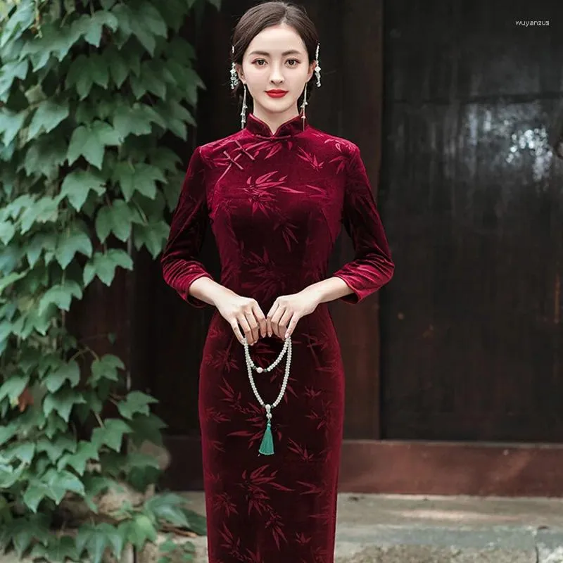 Vêtements ethniques Plus Taille Velours Long Qipao Automne Hiver Femme Robe chinoise Traditionnelle Vintgae Col Mandarin Cheongsam Sexy Slim