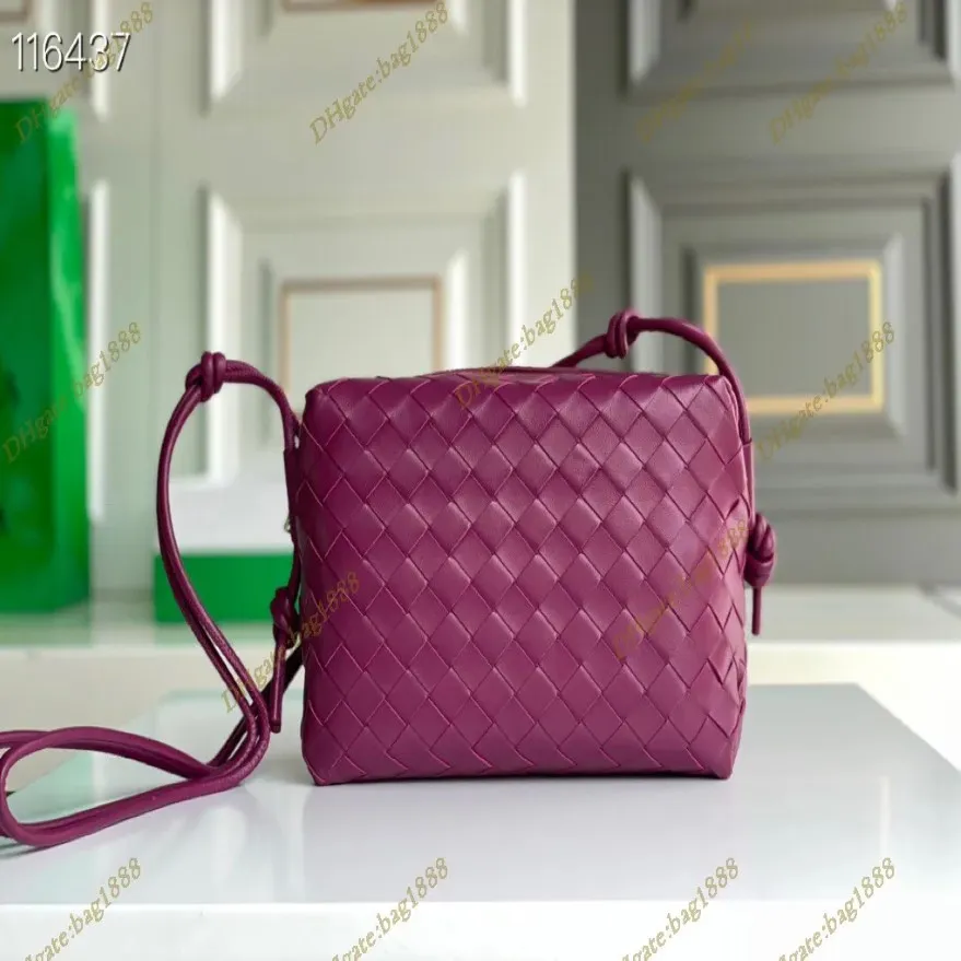 Topp Loop Sheep Skin Small Squares Bag Fashion Designer Woven Armpit Bag's Horizontal Square Rope Camera Bag Size Single Bolag 213p