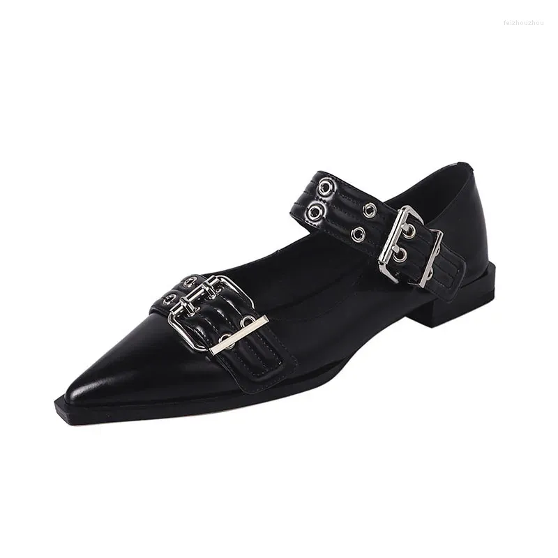 Klänningskor Patent Läder Metall Decoration Belt Buckle Pointed Toe Flat with Heels Solid Concise Style Zapatos Para Mujeres Tacones