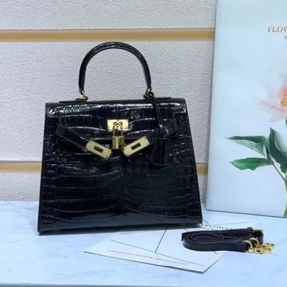 25 28cm Crocodile Handbags Purse Women Crossbody Bags Genuine Leather Removable Strap Key Latch Gold Hardware Bottom Nail Interior264g