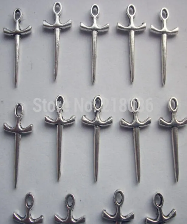 100 Stück Vintage Antik Silber Schwert Charms Anhänger DIY Schmuck Passende Armbänder Komponenten Ganze Mode 1020mm N22136435081