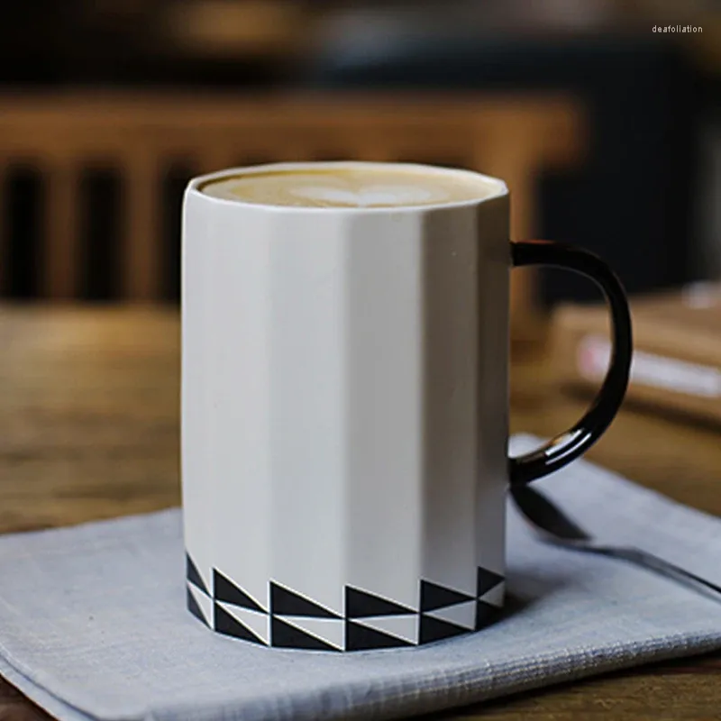 Muggar 16oz vit geometrisk kaffemugg keramisk kopp te kort porslin par gåva stora mjölkkoppar och drinkvaror