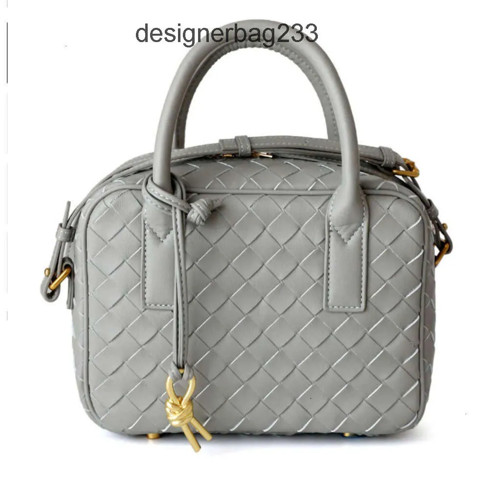 Borse a tracolla Bottegs Borsa Venetass Commuter Nuovo 2024 Getaway Piccola spalla Scatola quadrata Fatta a mano in pelle intrecciata a mano Una donna Lady F0OF