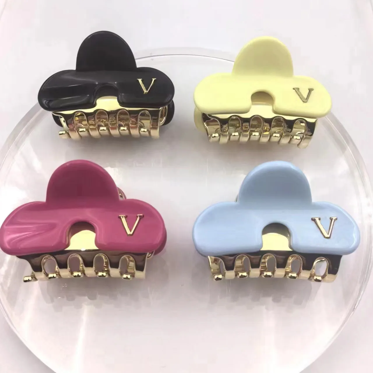 Wysokiej jakości zaciski Hairjewelry Damskie akrylowe 18 -karatowe Złote Luksusowy projektant designerski do włosów dla damskiej codziennej biżuterii prezentowej biżuterii