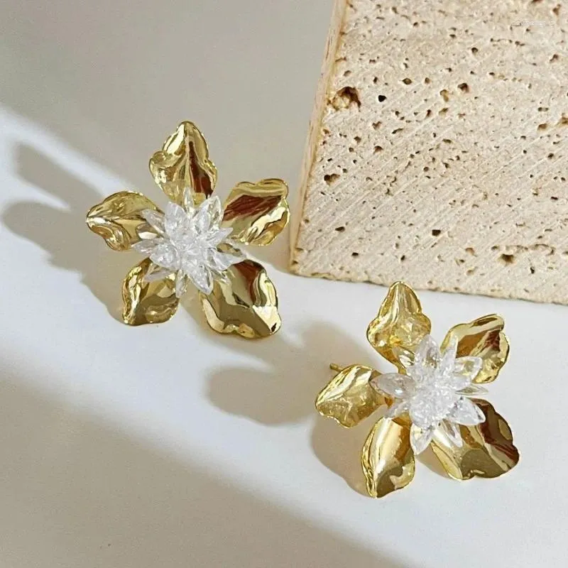 Boucles d'oreilles pendantes Minar exagérée couleur blanc clair verre strass fleur goutte pour femmes 14K plaqué or en laiton métallique grande boucle d'oreille