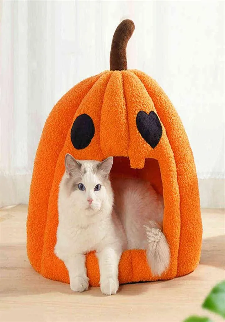 Winter Cat House Halloween Dom dyniowy dla kotów Psy ciepłe gniazdo zwierząt z poduszką kociąt łóżko jaskiniowe Puppy Kennel Akcesoria L225602772