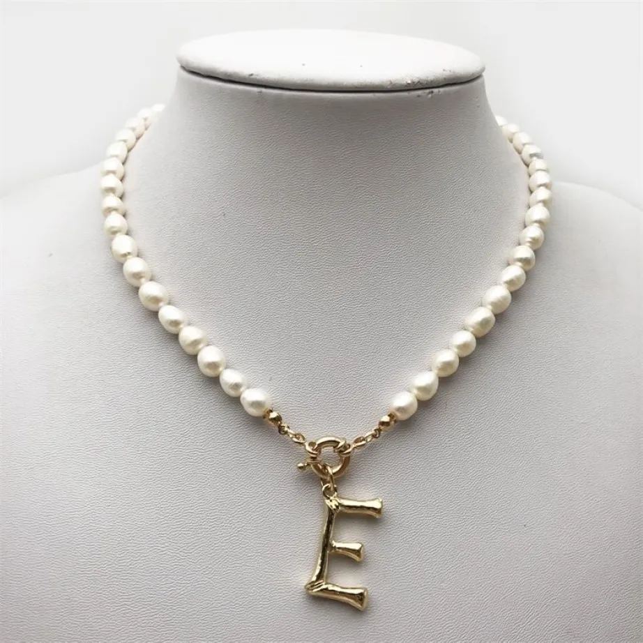 Real Pearl Necklace Choker Alphabet A-Z Inledande rostfritt stål spänne guldfärghänge sötvatten smycken 220228259m