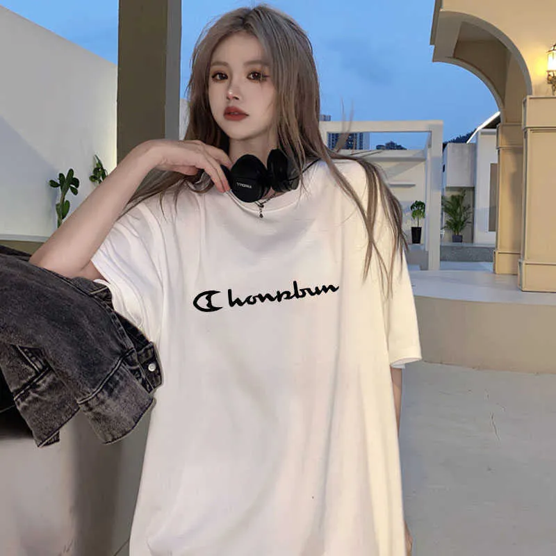 Camiseta feminina Champion Rainbow branca europeia com gola redonda e manga curta, novo verão solto estilo Hong Kong, edição grande, algodão puro, comprimento médio