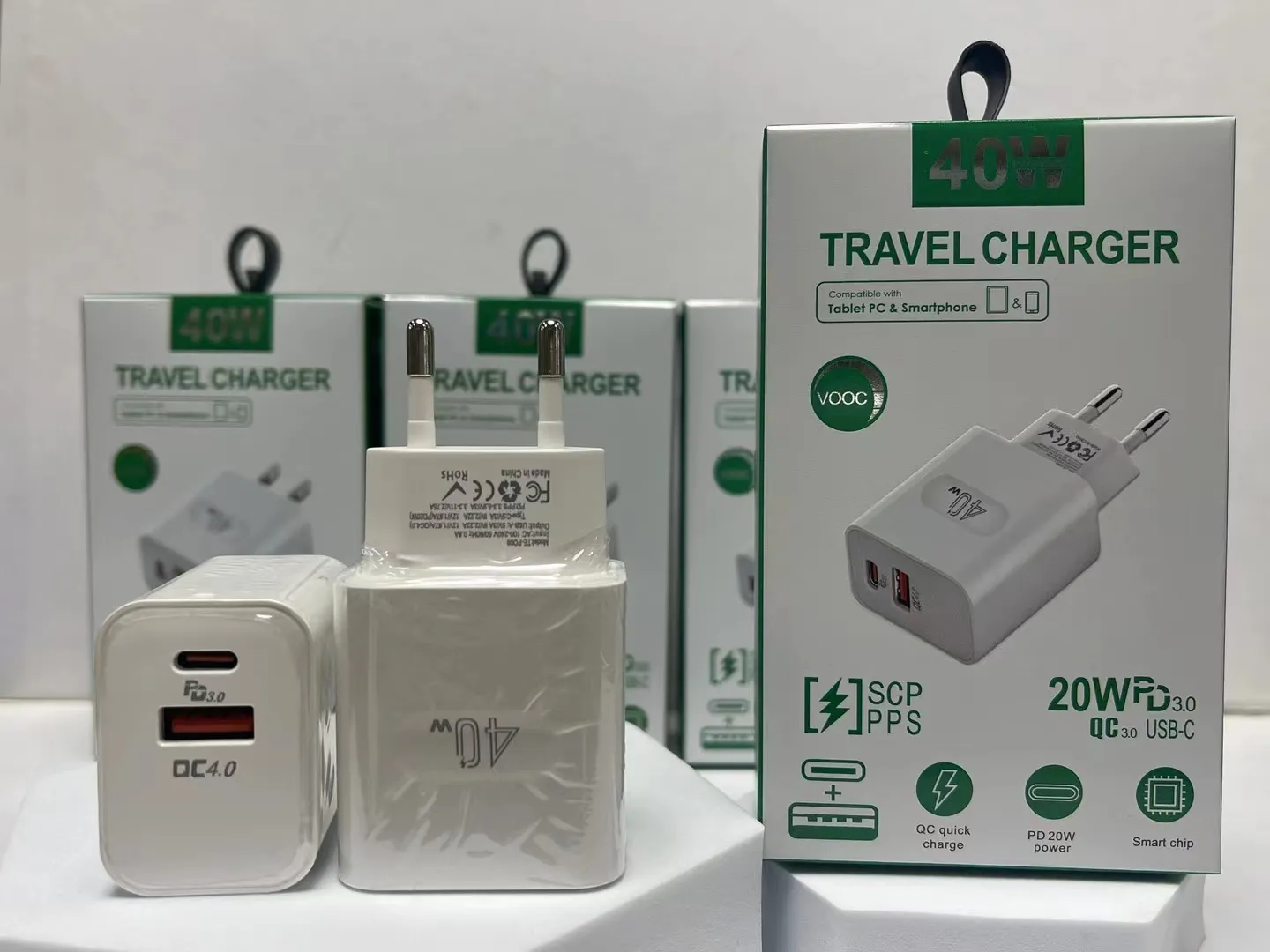 A+C 40W Type-C och QC 3.0 Fast Wall Cellphone Charger US EU Plug för iPhone Xiaomi Huawei All Smart Phone med boxpaket