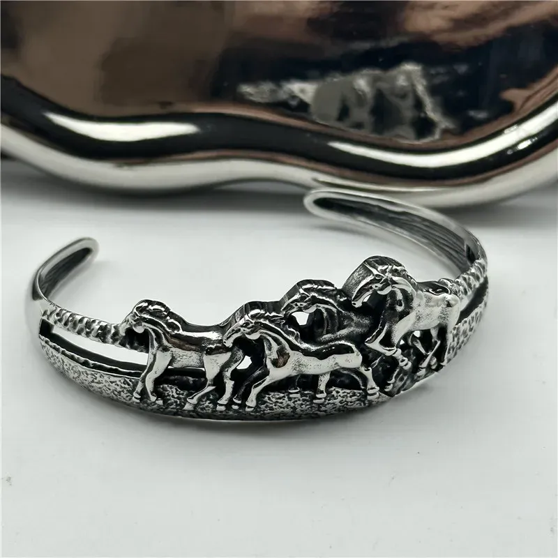 Bracelets Horse Bracelet 316L Stainless Steel Biker Punk Style Polishing Cross Feather Man Bangle