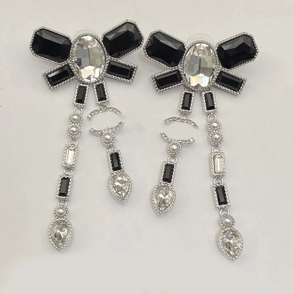 Bowknot Designer Boucles d'oreilles 925 Argent Cuivre Stud Classics Marque Lettre Goujons Célèbres Femmes Perle Diamant Boucle D'oreille De Mariage Bijoux Cadeaux