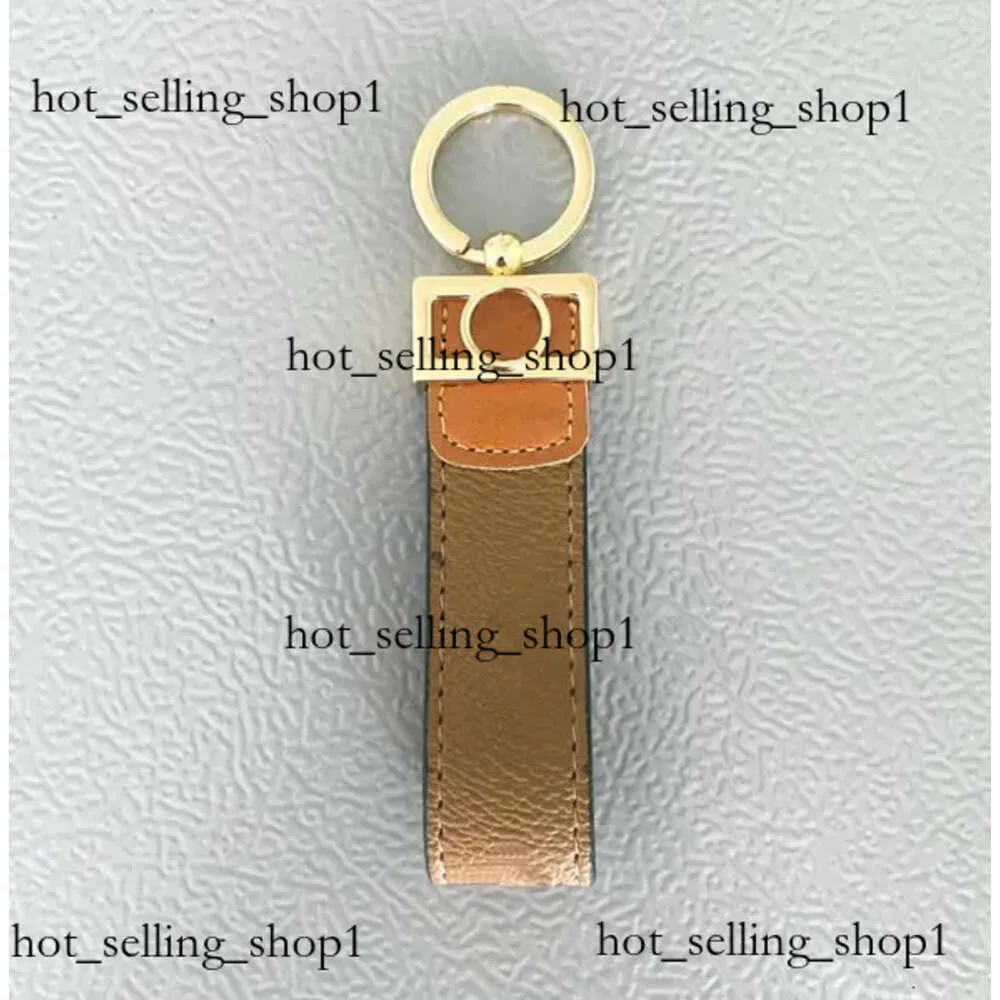 985 Lvse-sleutelhanger Hoge kwaliteit sleutelhanger Klassiek Prachtige luxe Designer Autosleutelring Zinklegering Letter Unisex Lanyard Goud Zwart Metaal Kleine sieraden 209