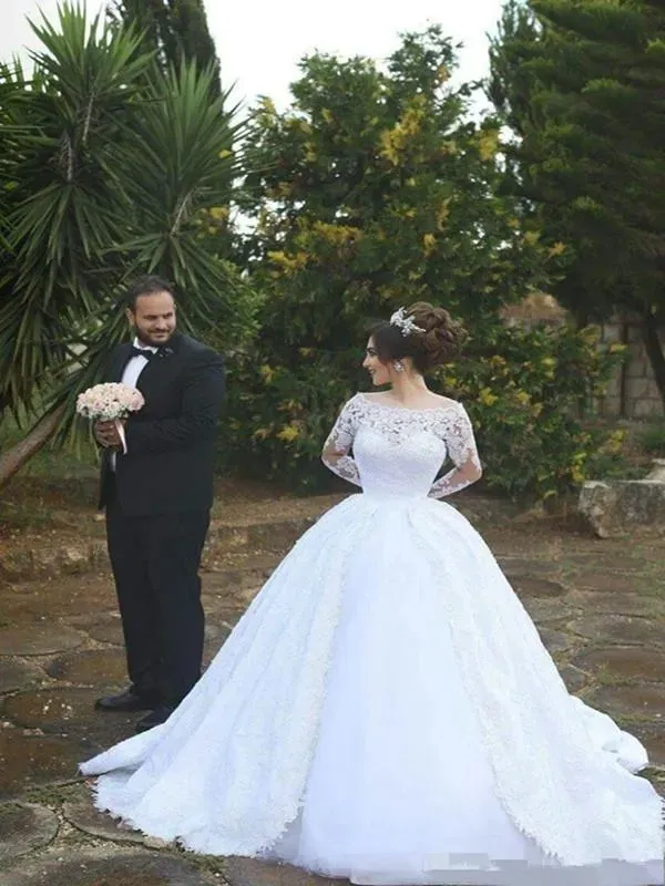2024 Skromne sukienki ślubne 3D z długimi rękawami Tiul linii Kaplicy Tiul Plus Backless Beach Suknie ślubne