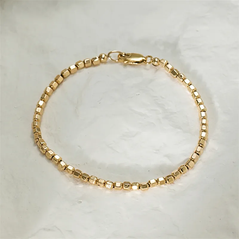 Braccialetti Bracciale con perline riempite in oro 14K Gioielli fatti a mano resistenti all'appannamento Bracciali Boho Cavigliere per le donne Regalo da damigella d'onore Bracciale in oro